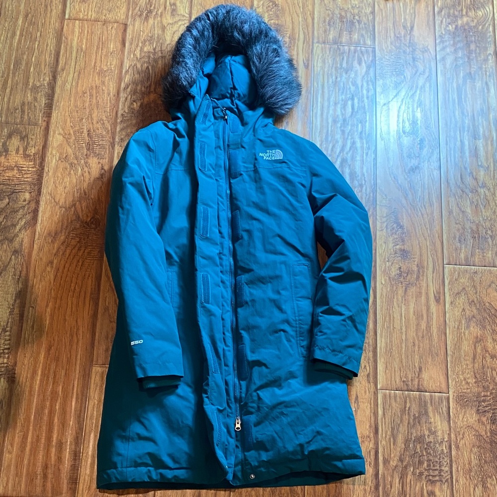 The North Face women’s medium Teal Puffer Coat with Fur Hood